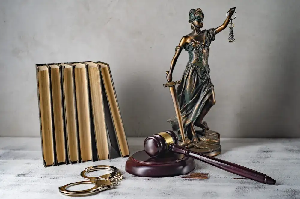 Naruszenie nietykalności osobistej: Konsekwencje prawne i kary