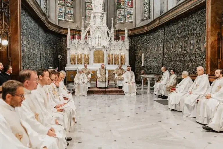 Konsekracja kościoła kiedy: poznaj ważne daty i znaczenie ceremonii