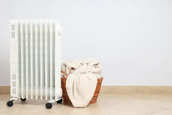 Jaki grzejnik olejowy na prąd wybrać w 2025: opinie z forum i testy