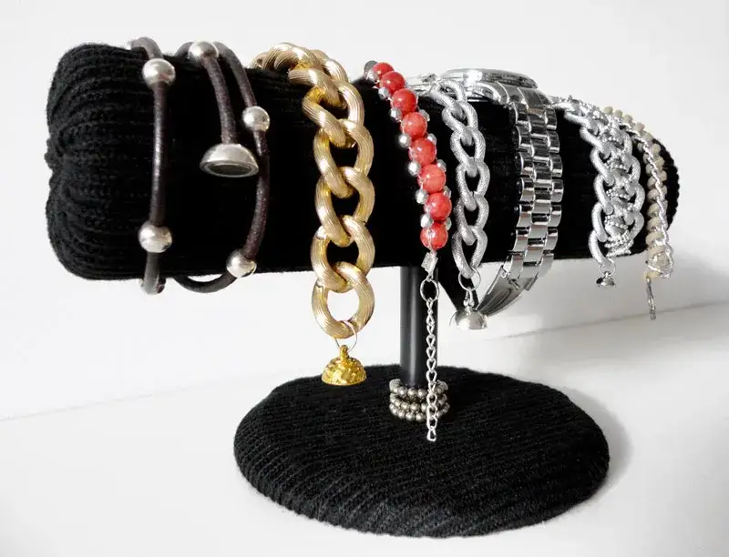 Jak zrobić stojak na biżuterię - 5 kreatywnych i prostych pomysłów