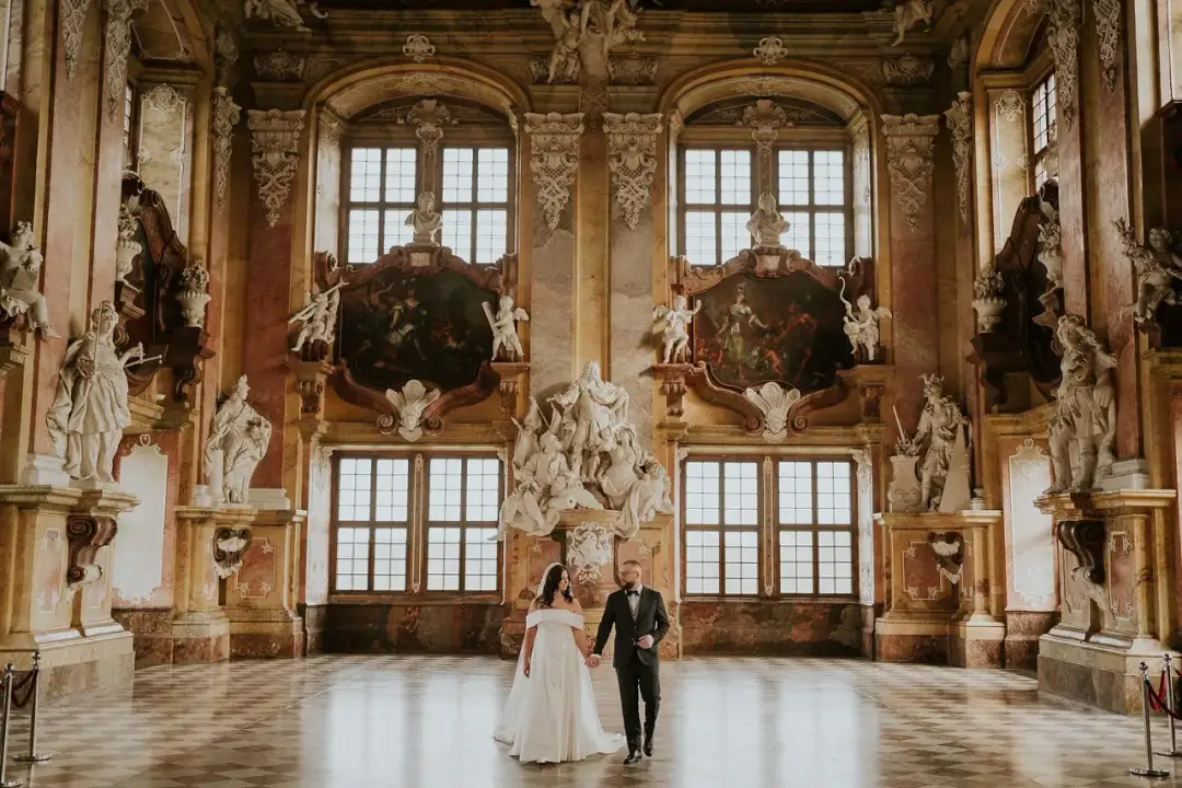 Sesja ślubna w Polsce: 20+ miejsc, które zachwycą! Poradnik