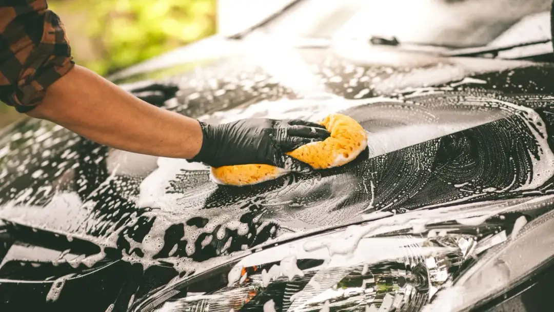 Jaki szampon z woskiem do samochodu zapewni najlepszą ochronę lakieru