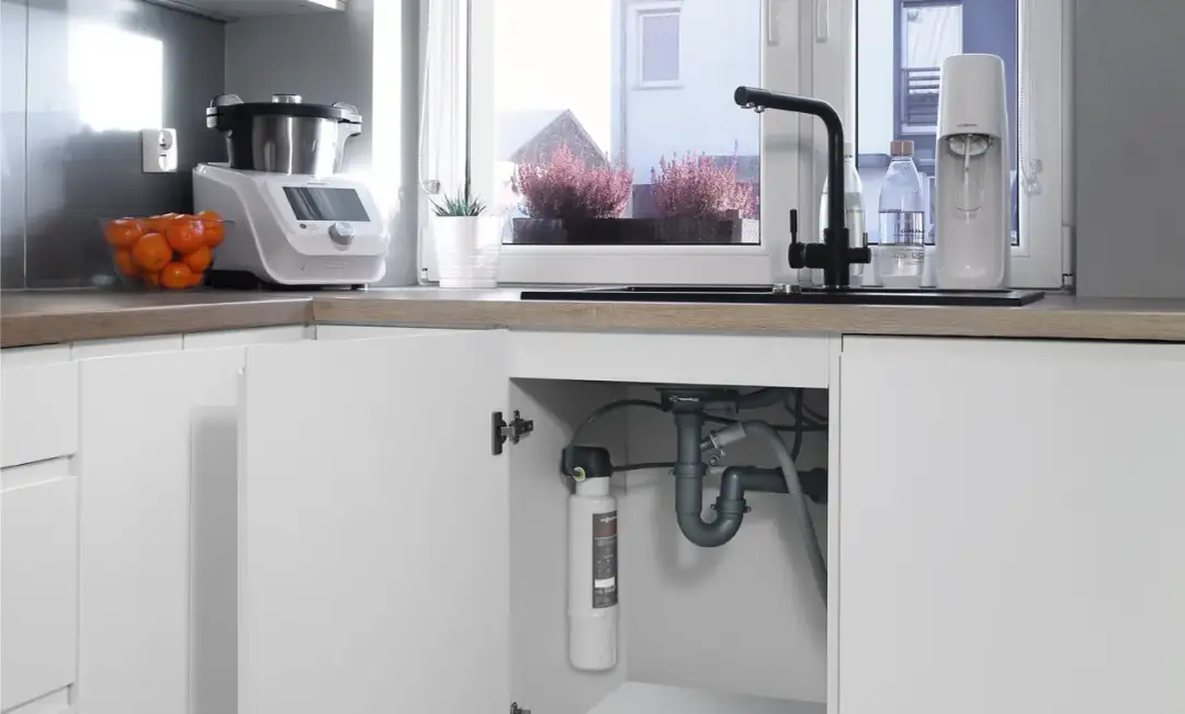 Jak długo starcza filtr do wody pod zlew? Sprawdź, co wpływa na jego żywotność