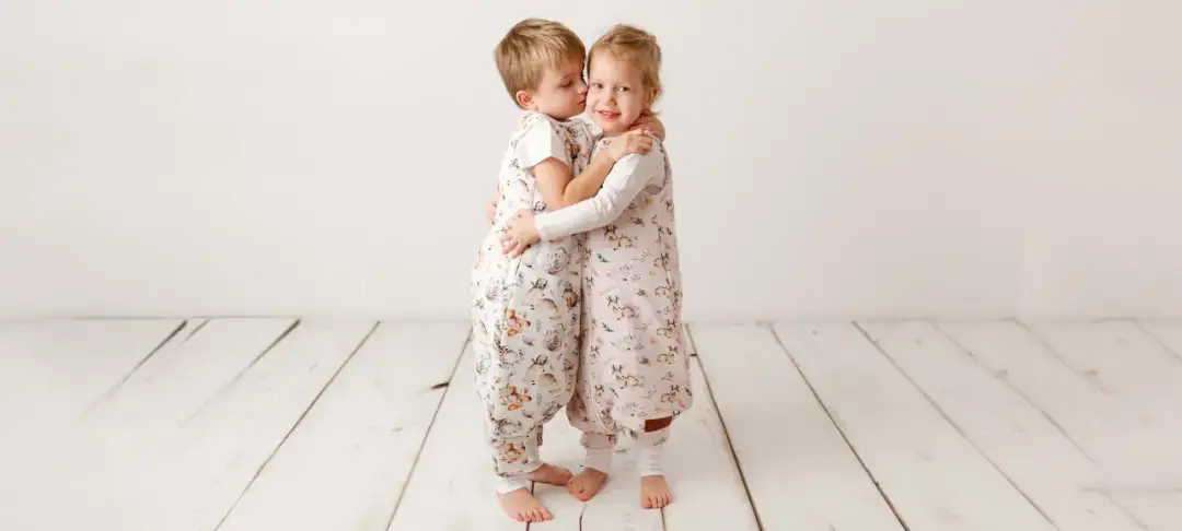 Piżama niemowlęca na zamek – komfort i łatwość w zmianie pieluszki