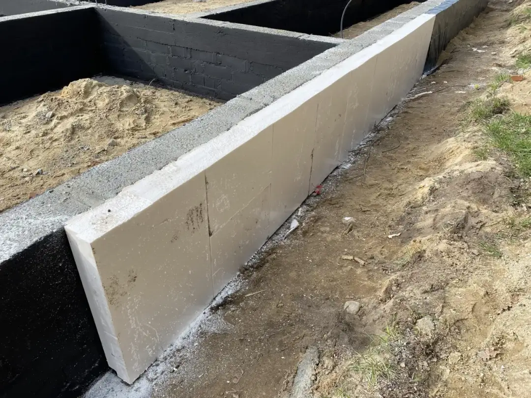 Jaki cement do murowania bloczków fundamentowych, aby uniknąć błędów?