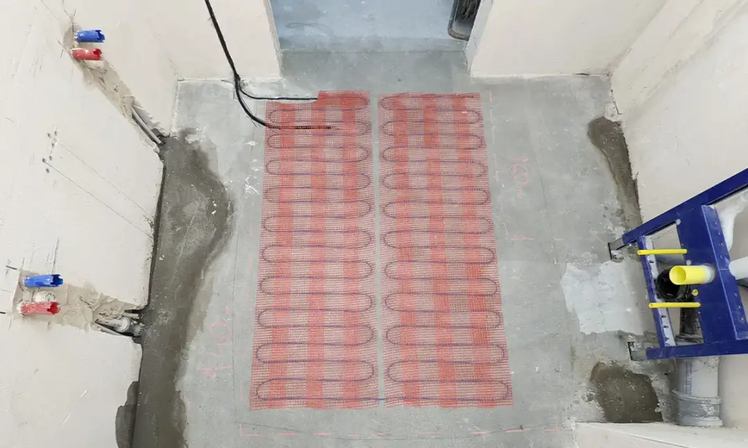 Jak wybrać najlepszą matę grzewczą do łazienki? Porównanie, zalety i praktyczne porady