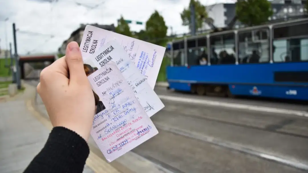 Jak wygląda legitymacja szkolna? Nowy wzór i cechy - poznaj!