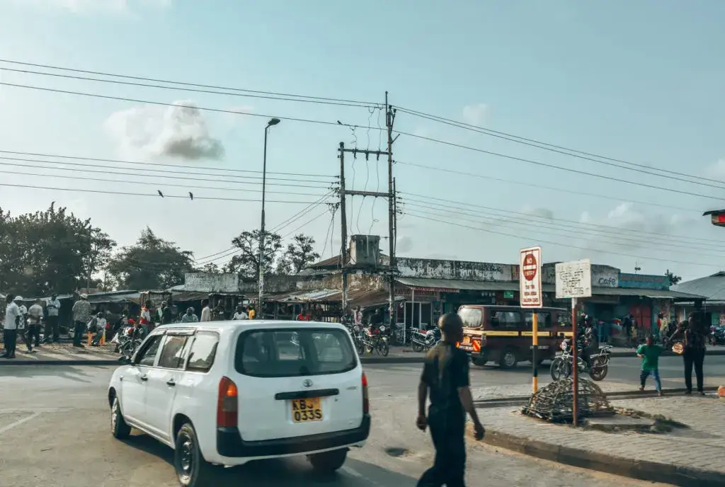 Kenia czy jest bezpiecznie? Poznaj zagrożenia i bezpieczne miejsca