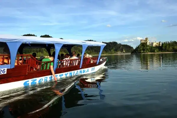 Transport do Czorsztyny - jak dotrzeć do atrakcji nad jeziorem