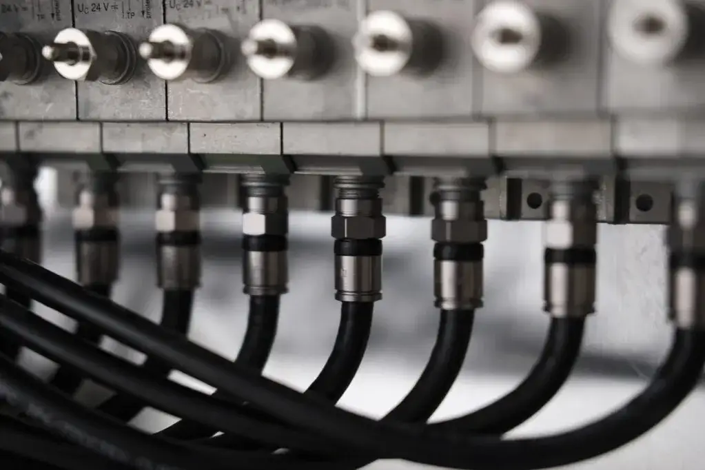 Jak wzmocnić sygnał anteny pokojowej i cieszyć się lepszym odbiorem