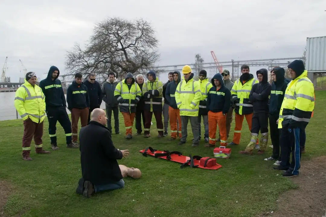 Kurs pierwszej pomocy ile ważny? Sprawdź, kiedy musisz odnowić certyfikat