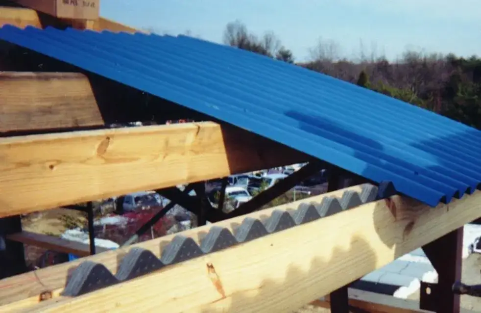 Onduline na dach: właściwości i zastosowanie lekkiego pokrycia