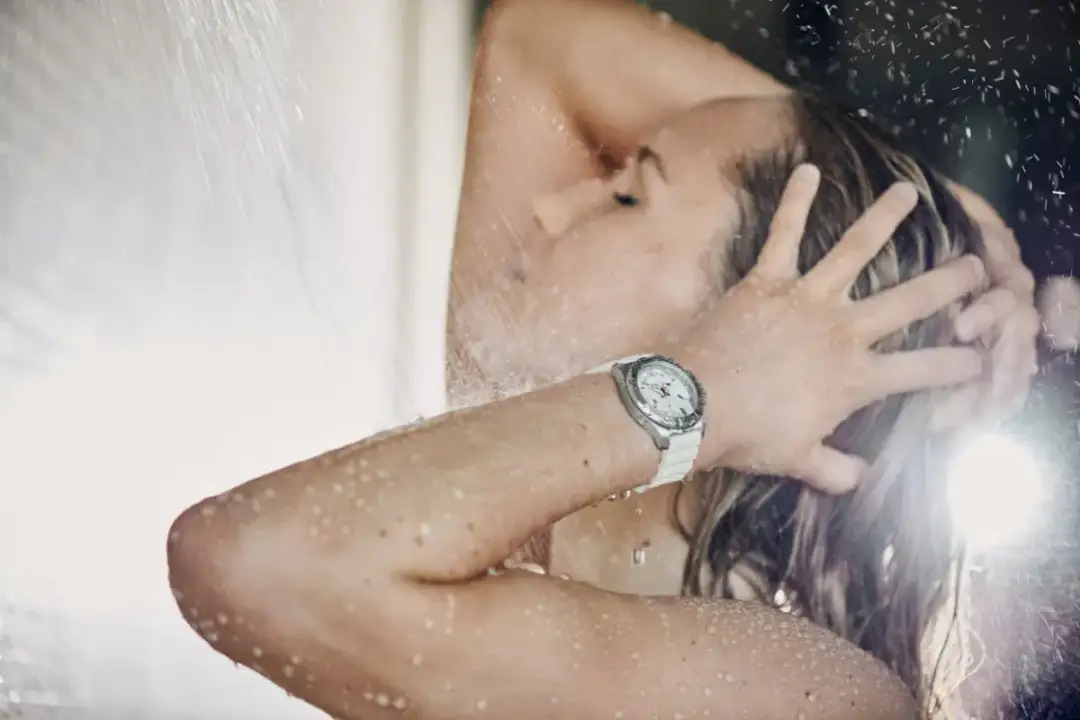 Jak zamknąć zegarek z uszczelką, aby uniknąć uszkodzeń i wody