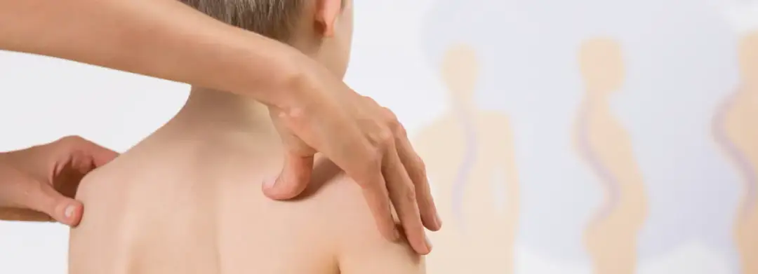 Ile trwa rehabilitacja skoliozy? Poznaj kluczowe czynniki wpływające na czas terapii Ile trwa rehabilitacja skoliozy? Poznaj kluczowe czynniki wpływające na czas terapii