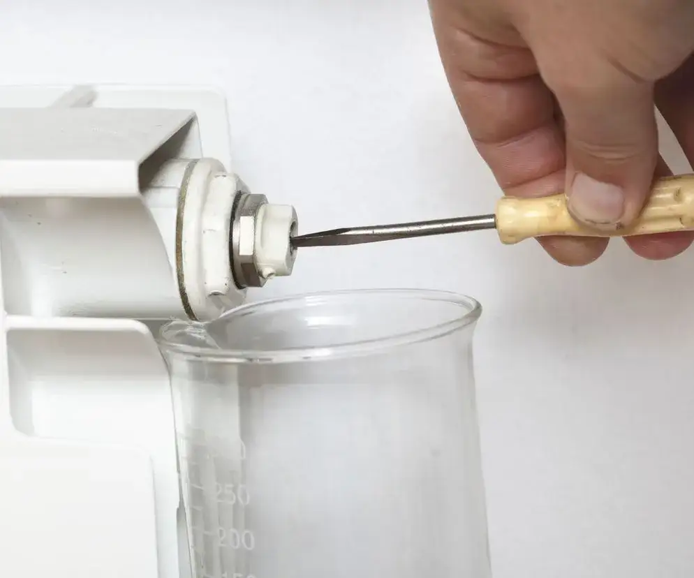 Jak odpowietrzyć grzejnik łazienkowy drabinkowy i uniknąć problemów z ciepłem