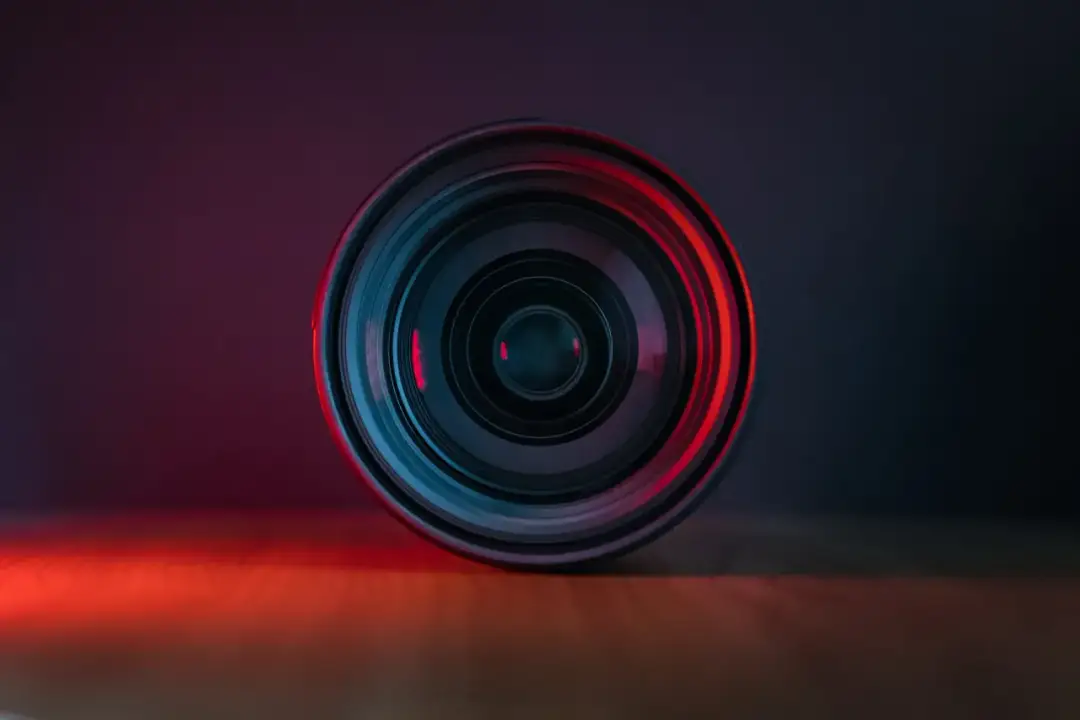 Jaki obiektyw do zdjęć w kościele? Odkryj najlepsze opcje na niskie światło