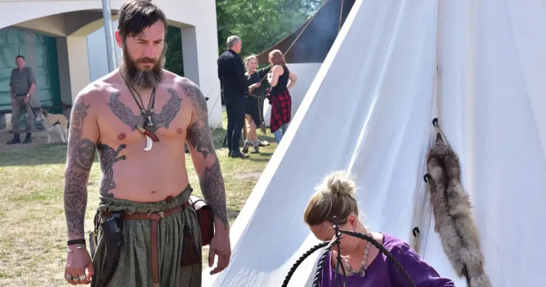 Kalendarz wikingów: życie ludzi Północy w średniowieczu