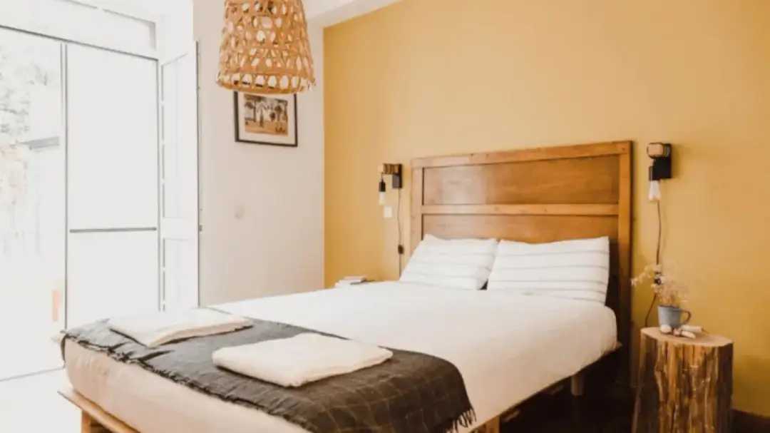 Jak tanio zarezerwować nocleg i uniknąć wysokich kosztów