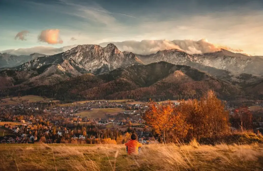 Co zabrać w góry we wrześniu, aby uniknąć nieprzyjemności i cieszyć się wędrówką