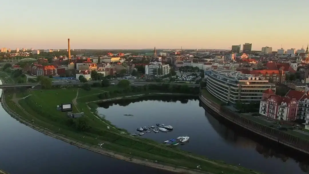 Jaka rzeka płynie przez Poznań? Odkryj tajemnice Warty i jej urok