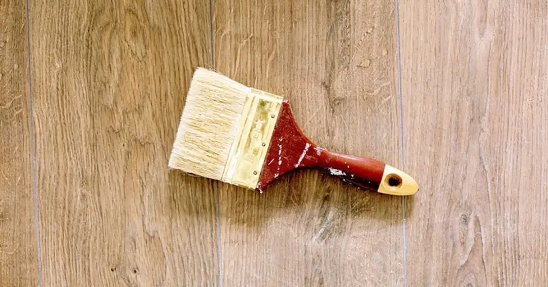 Czy można pomalować panele na ścianie? 5 kroków do udanego malowania