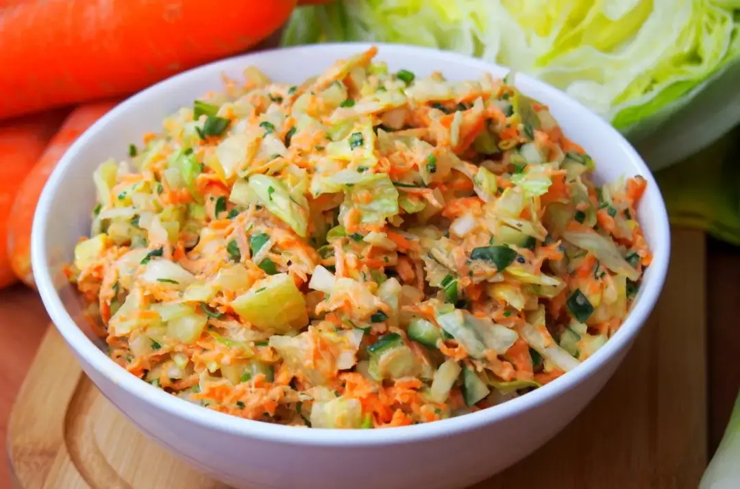 Idealna surówka do frytek: przepisy i inspiracje na każdą okazję