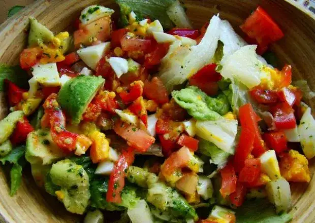 Najlepsze sałatki do pizzy – proste przepisy, które zachwycą smakiem i lekkością