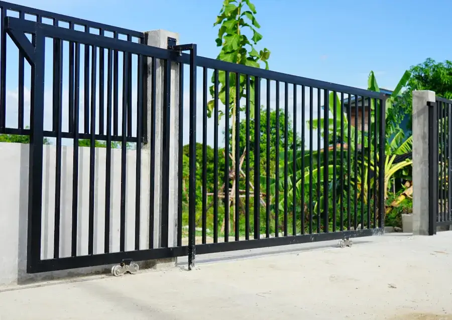 Jaki automat do bramy dwuskrzydłowej? Porównanie najlepszych modeli