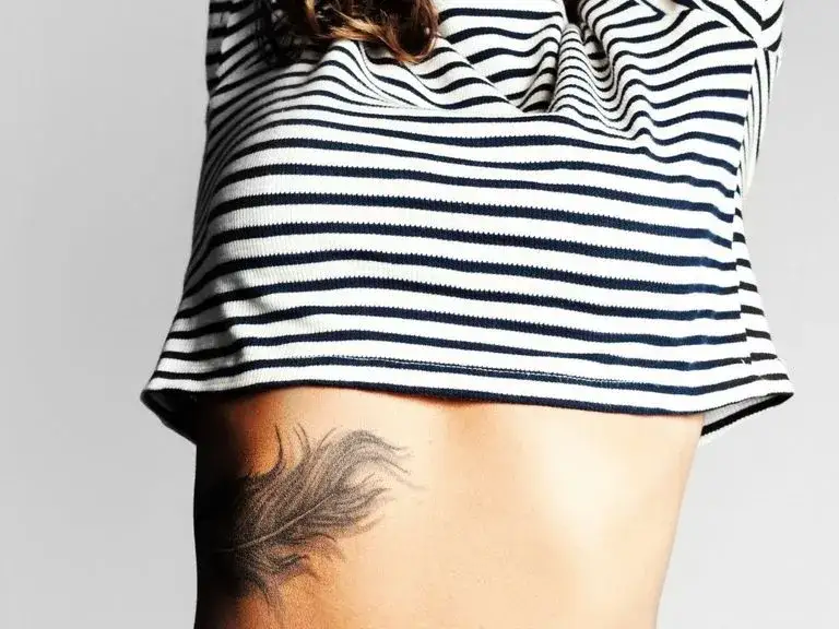 Jak boli tatuaż? Skala bólu dla różnych części ciała