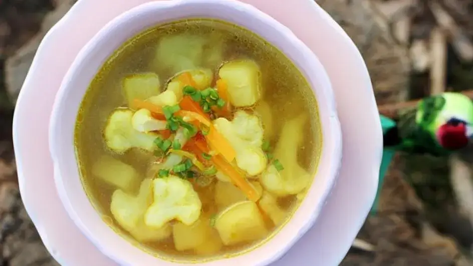 Jakie przyprawy do zupy kalafiorowej? Odkryj najlepsze smaki!