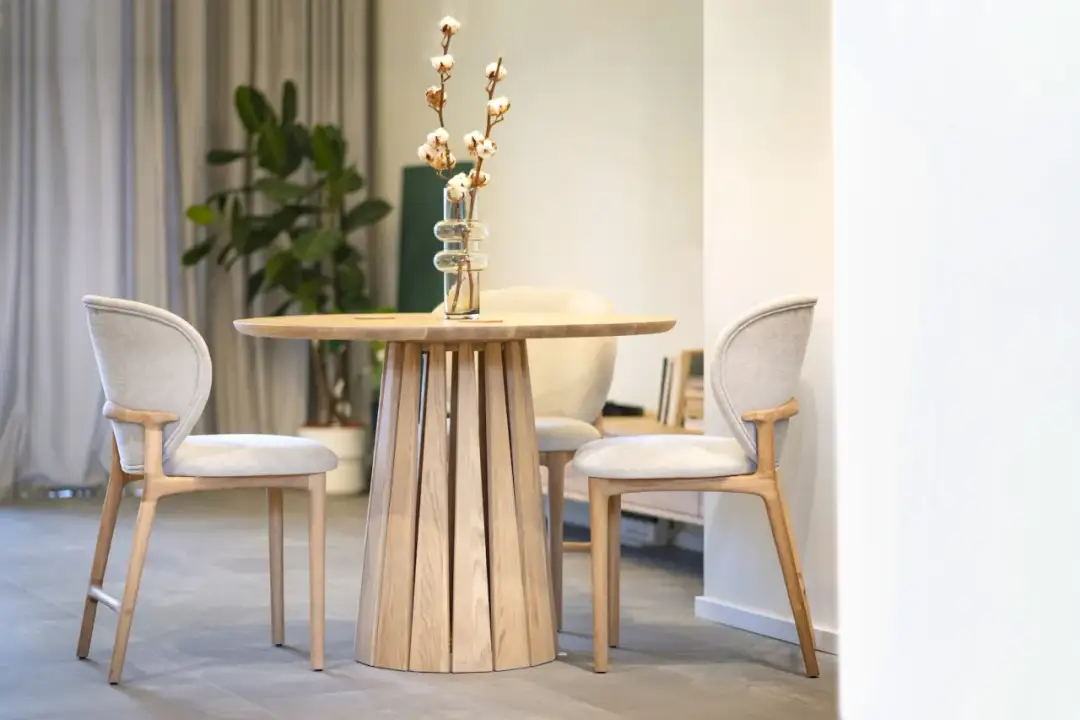 Okrągły stół do jadalni – Dlaczego warto wybrać okrągły stół do Twojej jadalni?