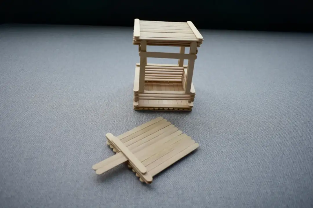 Jak zrobić krzesło z patyczków po lodach - łatwy sposób na DIY mebel