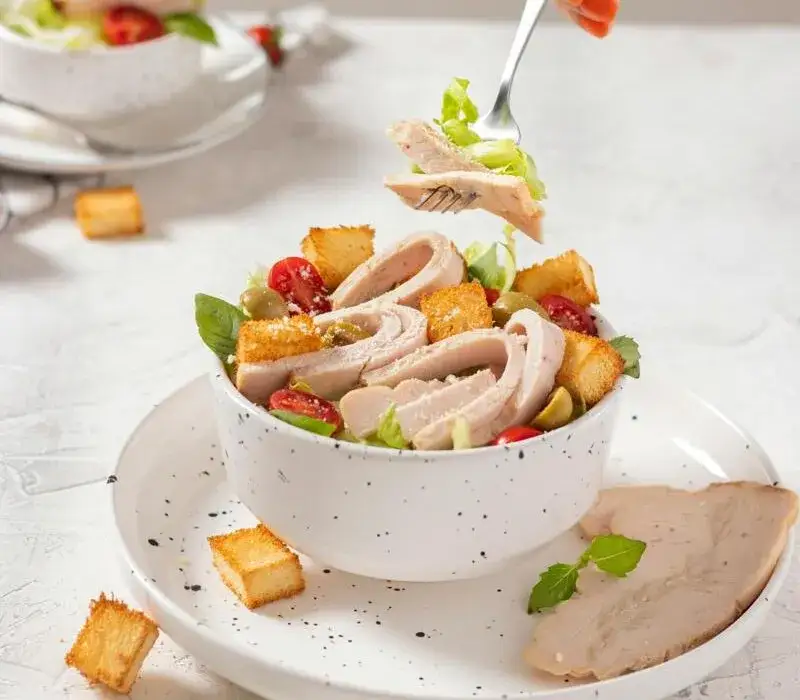 Resztki pieczonego kurczaka: Szybkie i smaczne przepisy na obiad