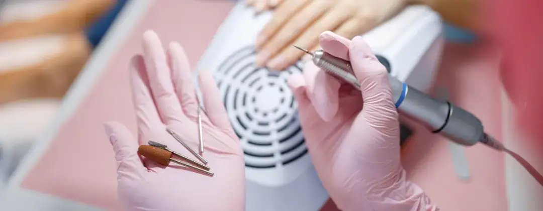 Jakie cechy powinna mieć frezarka do domowego manicure, aby była idealna?