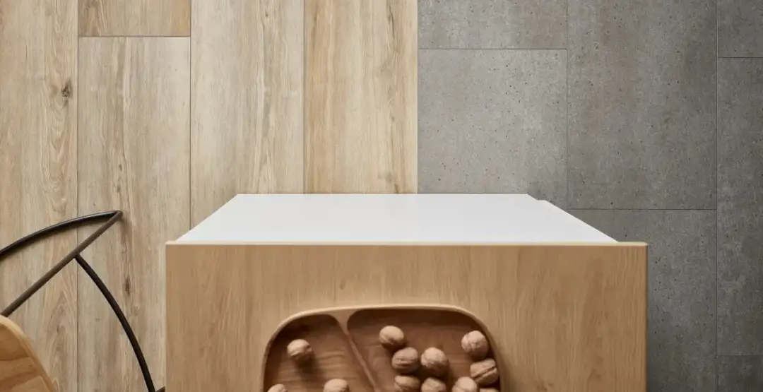 Wąskie czy szerokie panele podłogowe – co wybrać do swojego wnętrza?