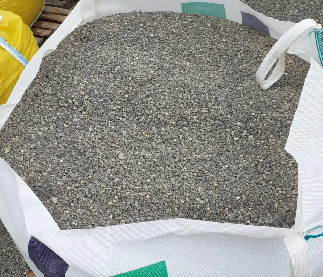 Jaki żwir pod kostkę brukową? Wybierz kruszywo na lata!