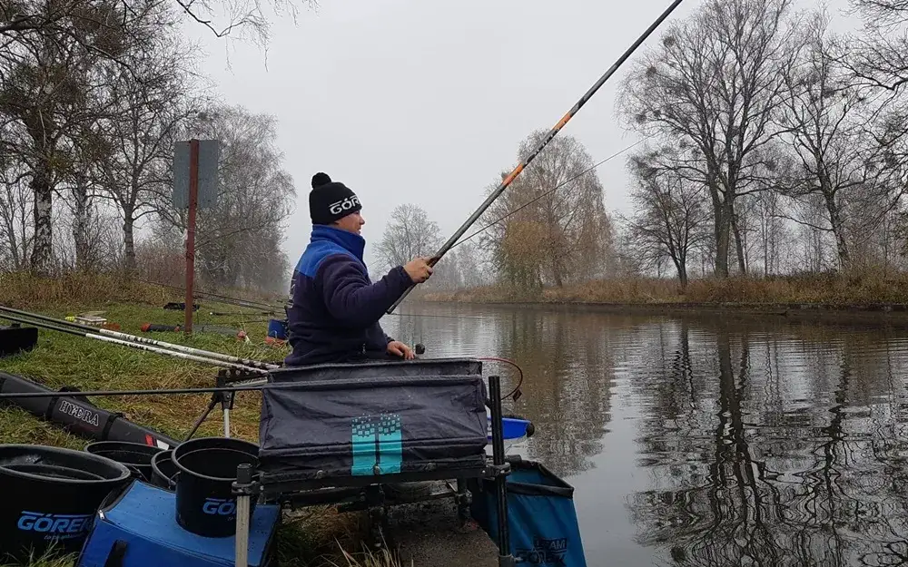 Zezwolenie na wędkowanie w jeziorze Dłużek - wszystko, co musisz wiedzieć
