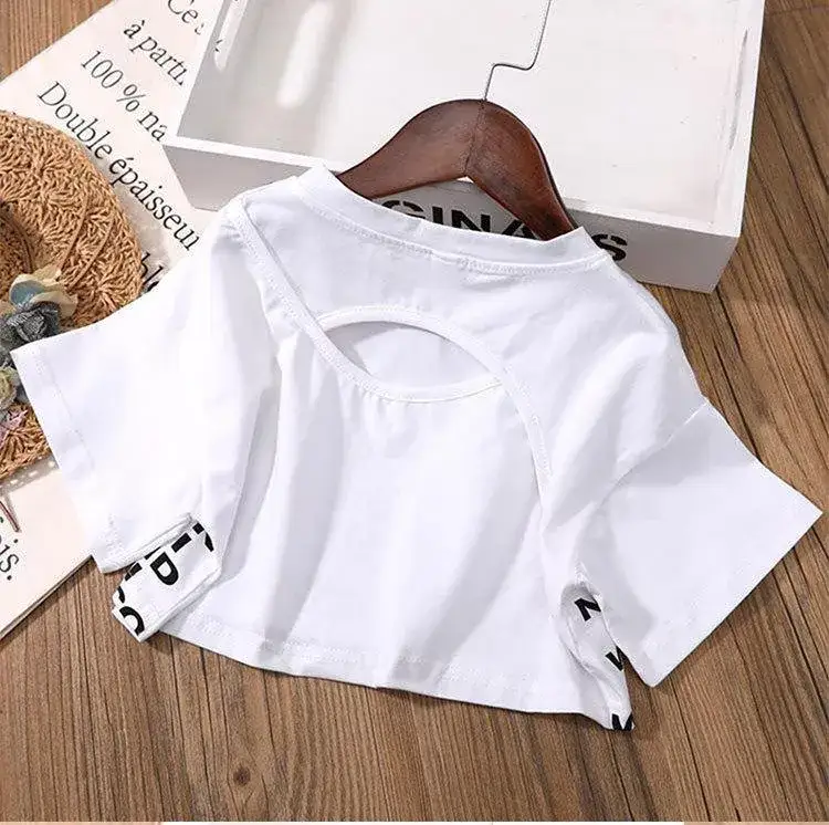 Bluzka top dla dziewczynki – modne style i gdzie je kupić