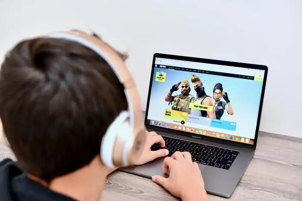 Czy na MacBooku można grać w gry? Odkryj ograniczenia i możliwości