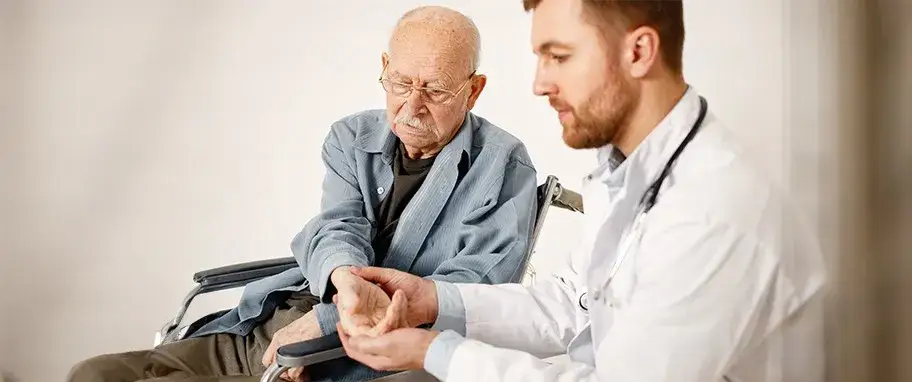 Który lekarz od wątroby najlepiej zdiagnozuje Twoje dolegliwości? Poradnik