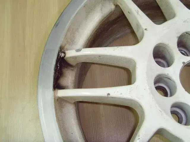 Naprawa felg Gdańsk: Top 5 warsztatów z najlepszymi opiniami