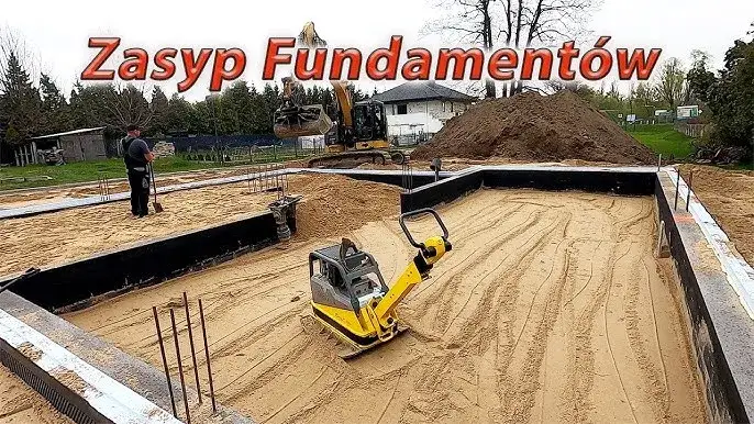 Piasek zasypowy do fundamentów: Jak prawidłowo zabezpieczyć budynek