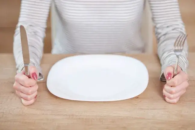 Bezpieczne odstępy między głodówkami - poznaj zalecenia specjalistów