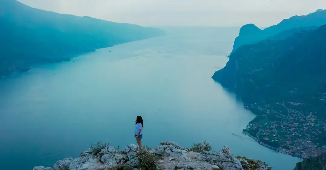  Jezioro Garda we Włoszech - Największe Jezioro w Dolomitach z Zamkami i Malowniczymi Miasteczkami
