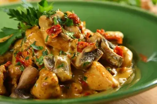 Szybkie i smaczne sposoby na filet z indyka - proste przepisy na obiad