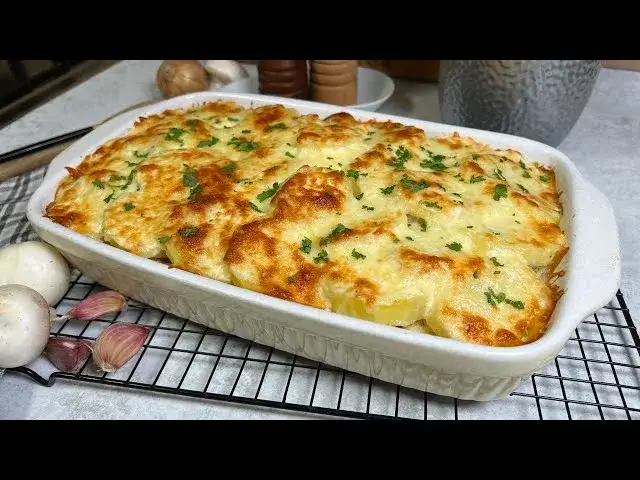 Pyszna zapiekanka z mięsem mielonym i boczkiem, którą pokochasz