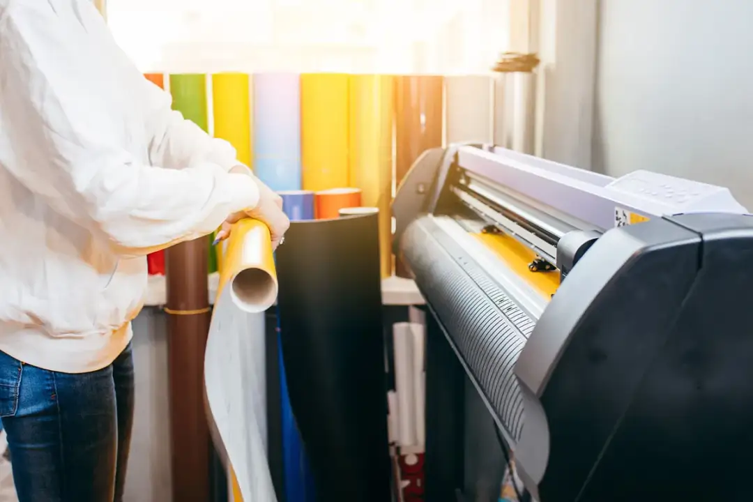 Druk na folii monomerycznej: jak uniknąć błędów i wybrać najlepsze rozwiązania