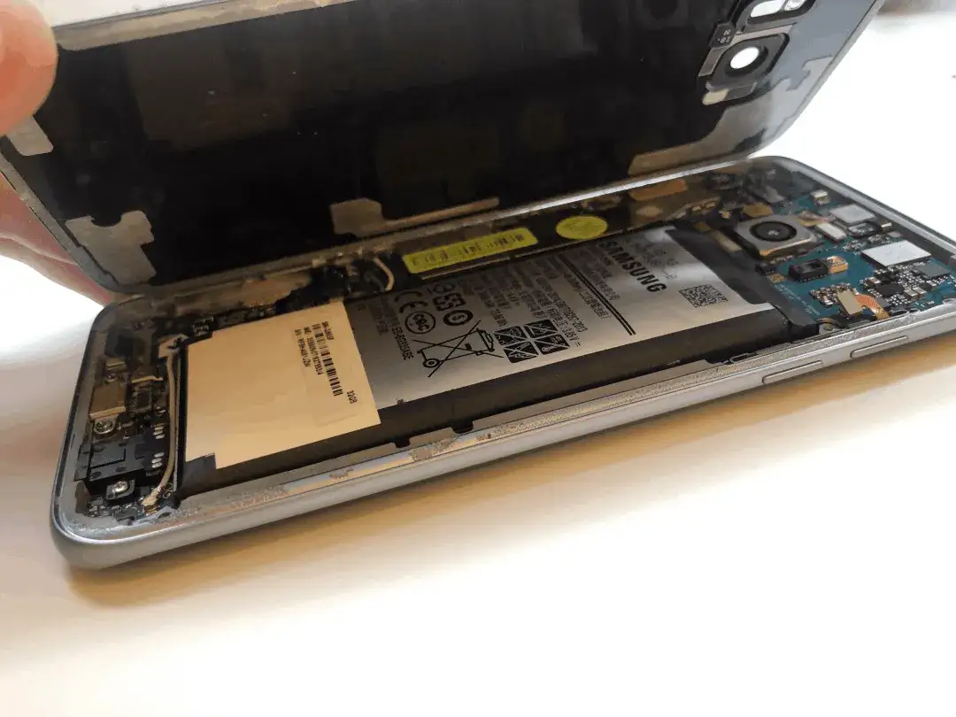 Wymiana baterii Samsung S6 Edge cena – sprawdź, gdzie najtaniej!