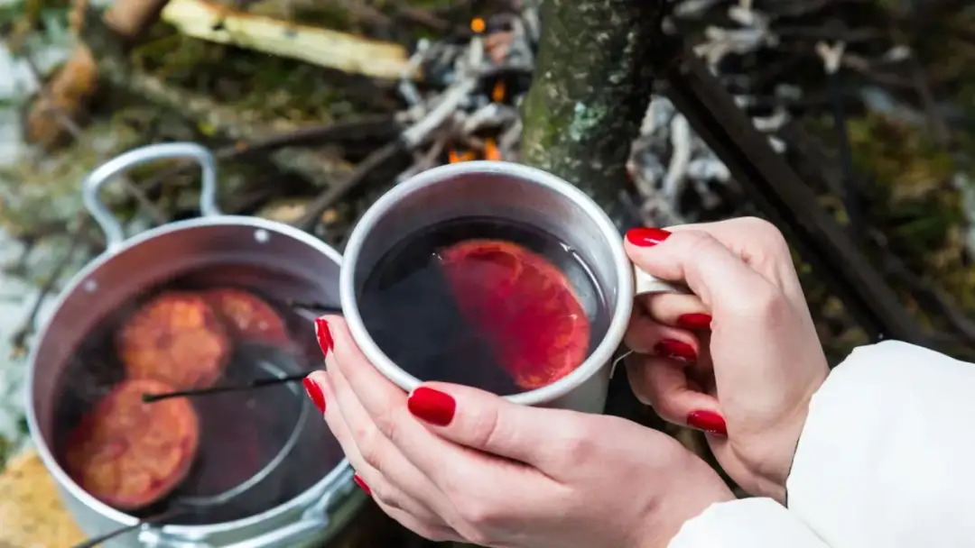 Czy alkohol pomaga na przeziębienie? Prawda o jego działaniu