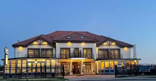 Bursztynowy dworek Karwia - komfortowe noclegi blisko plaży i atrakcji